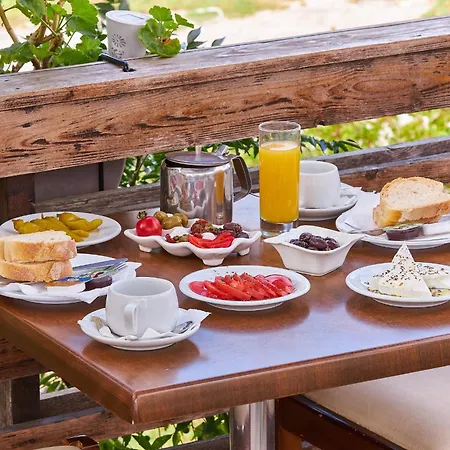 Family Studios Aparthotel Marathias (Corfu)