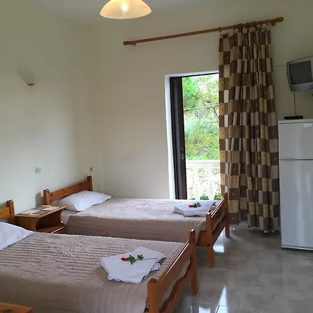 Hotel de apartamente Family Marathias