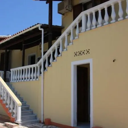 Family Hotel de apartamente Marathias