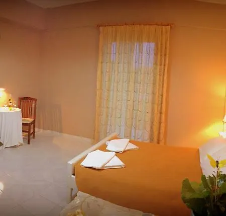 Aparthotel Family Studios *